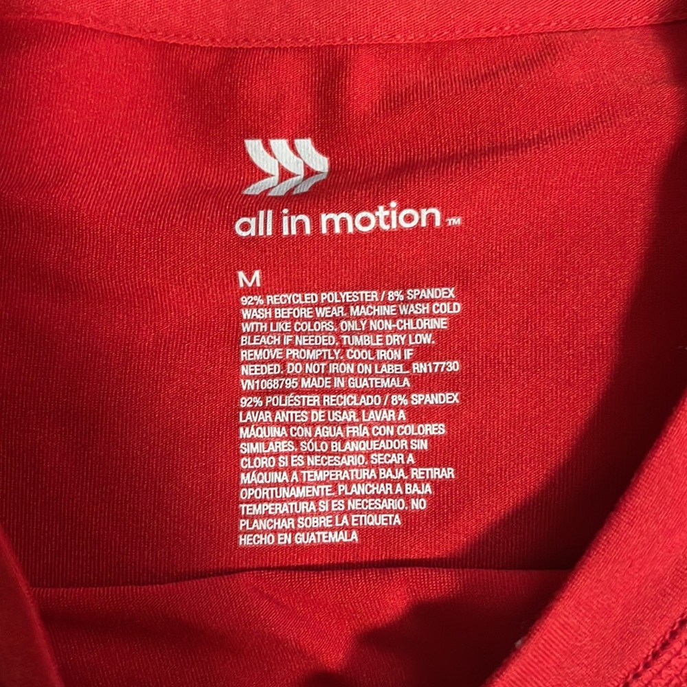 Red tshirt - Picture 2 of 2